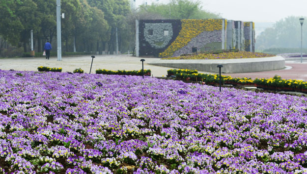 连云港市东海县物价局局长李敬接受组织审查